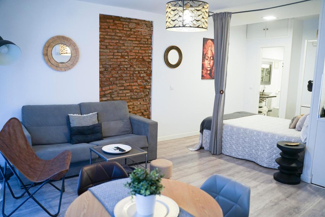 Apartamentos Suites Cariatide 플라센시아 외부 사진