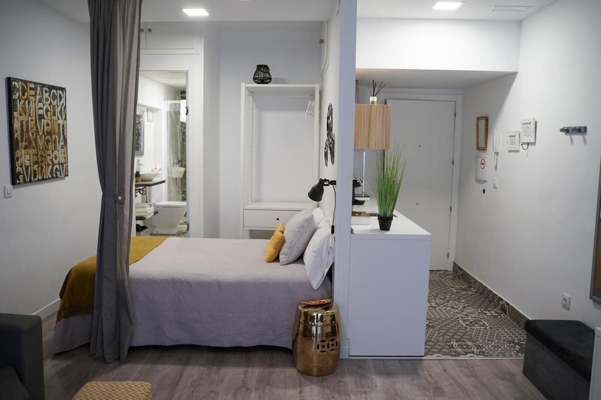 Apartamentos Suites Cariatide 플라센시아 외부 사진
