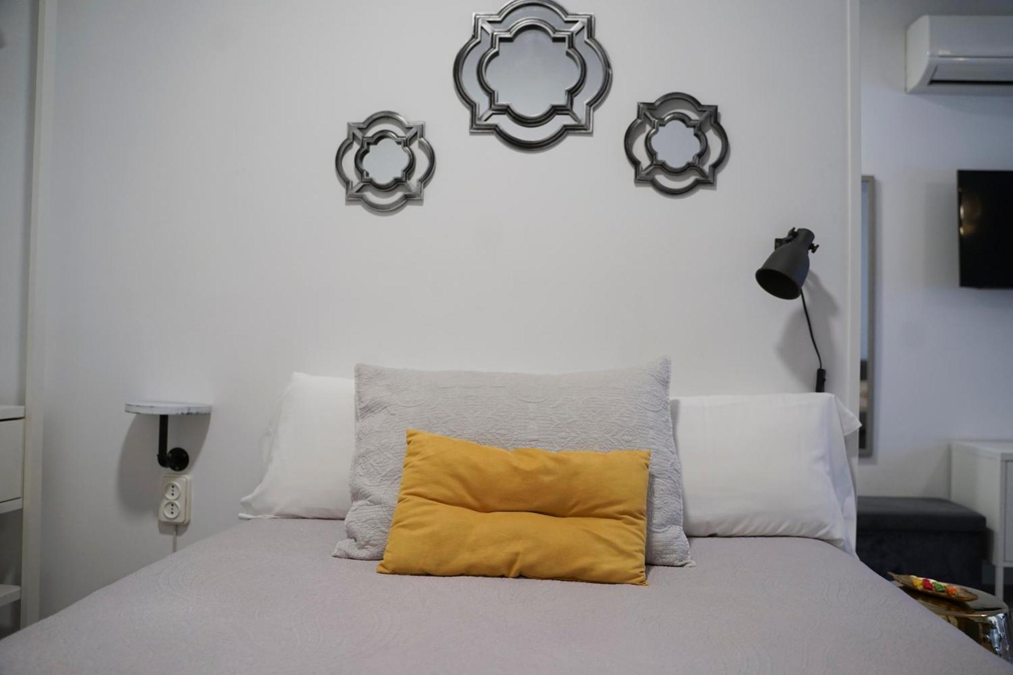 Apartamentos Suites Cariatide 플라센시아 외부 사진