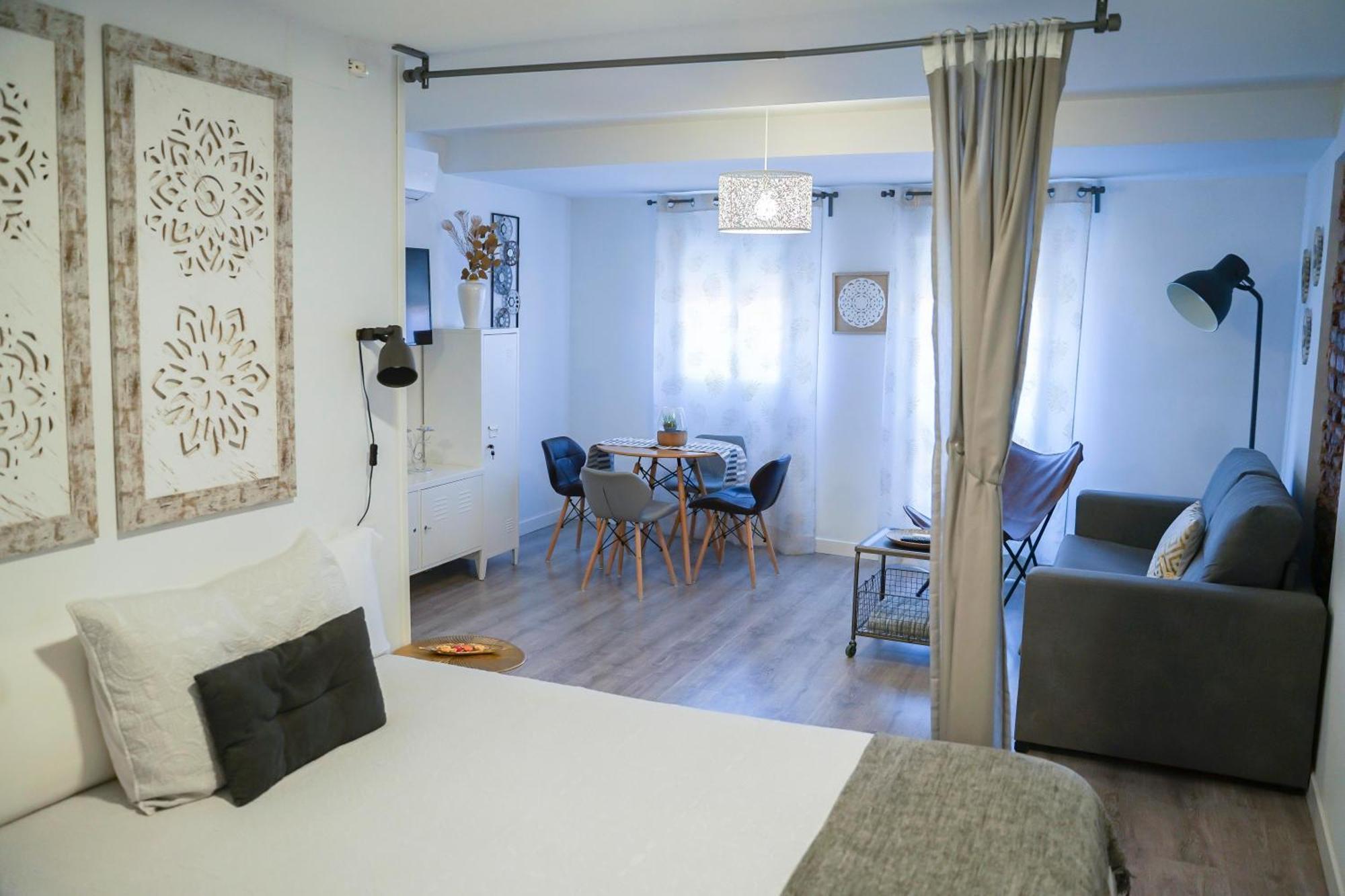 Apartamentos Suites Cariatide 플라센시아 외부 사진
