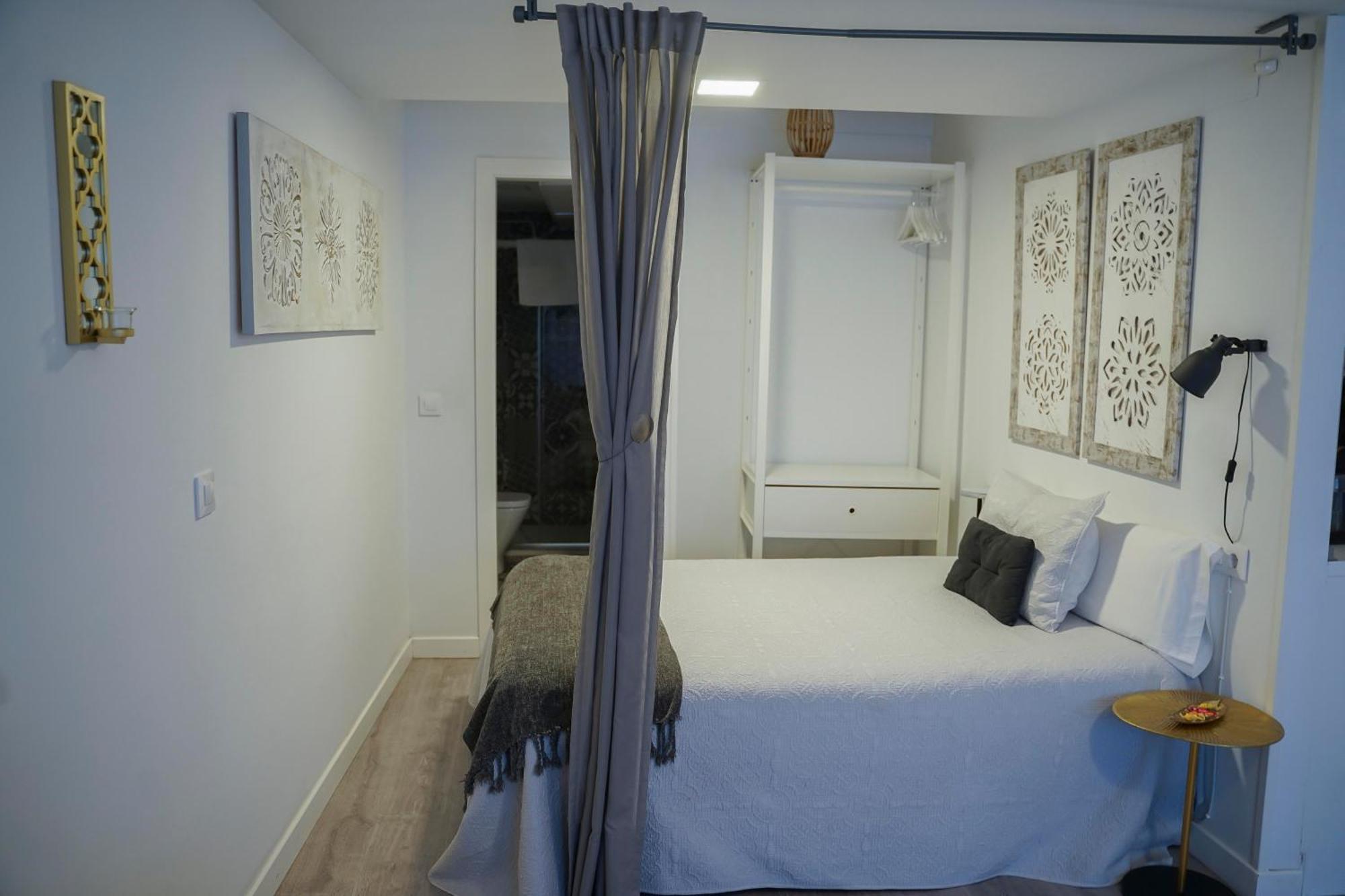 Apartamentos Suites Cariatide 플라센시아 외부 사진